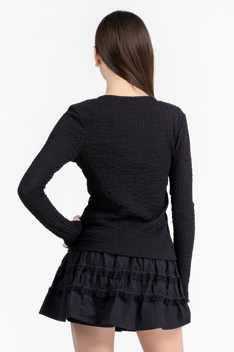  Áo Thun Cổ V Form Ôm FWTS26SS05C 
