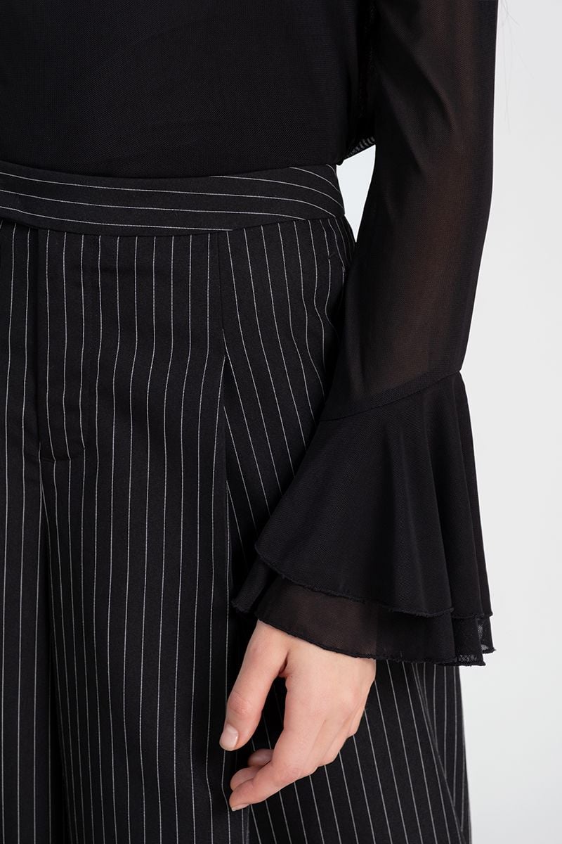  Áo Thun Cổ Thuyền Xuyên Thấu - FWTS26SS10C 