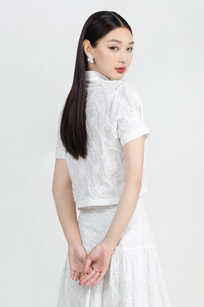mau_WHITE
