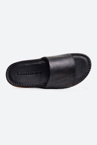 mau_BLACK