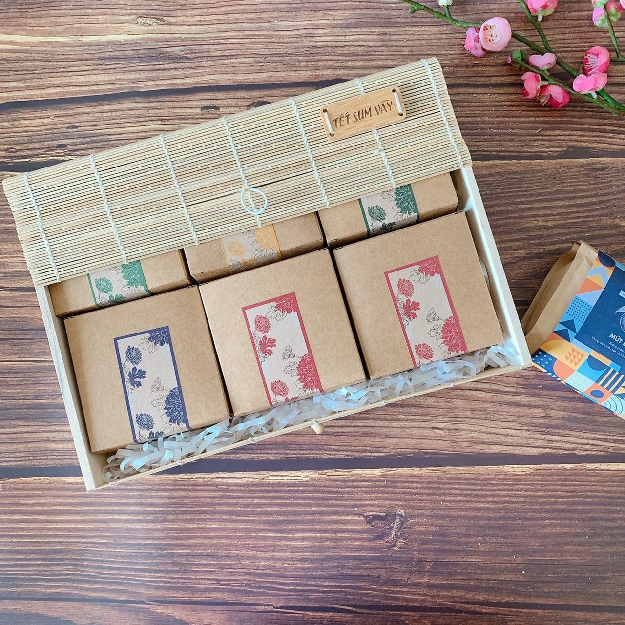 Quà Tết tặng nhân viên - Sum vầy 03