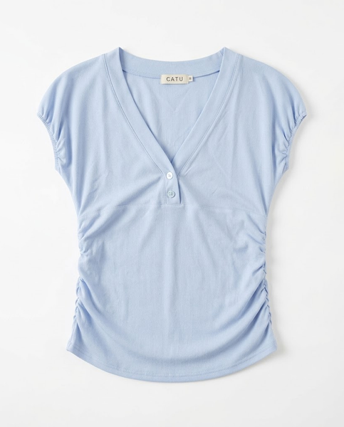 TUBYCATU | ÁO THUN GÂN CỔ V CÀI NÚT SOLEIL TEE