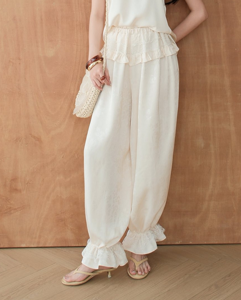 TUBYCATU | QUẦN RỘNG BO GẤU LACE BALLOON PANTS (Freesize)