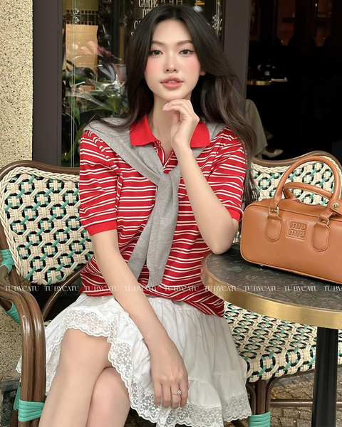 TUBYCATU | ÁO POLO DỆT KIM SỌC ĐỎ/ NÂU