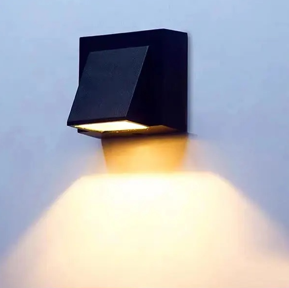 Đèn LED trang trí ngoài trời Nanoco Stella NBLS04 3W (1 hướng chiếu)