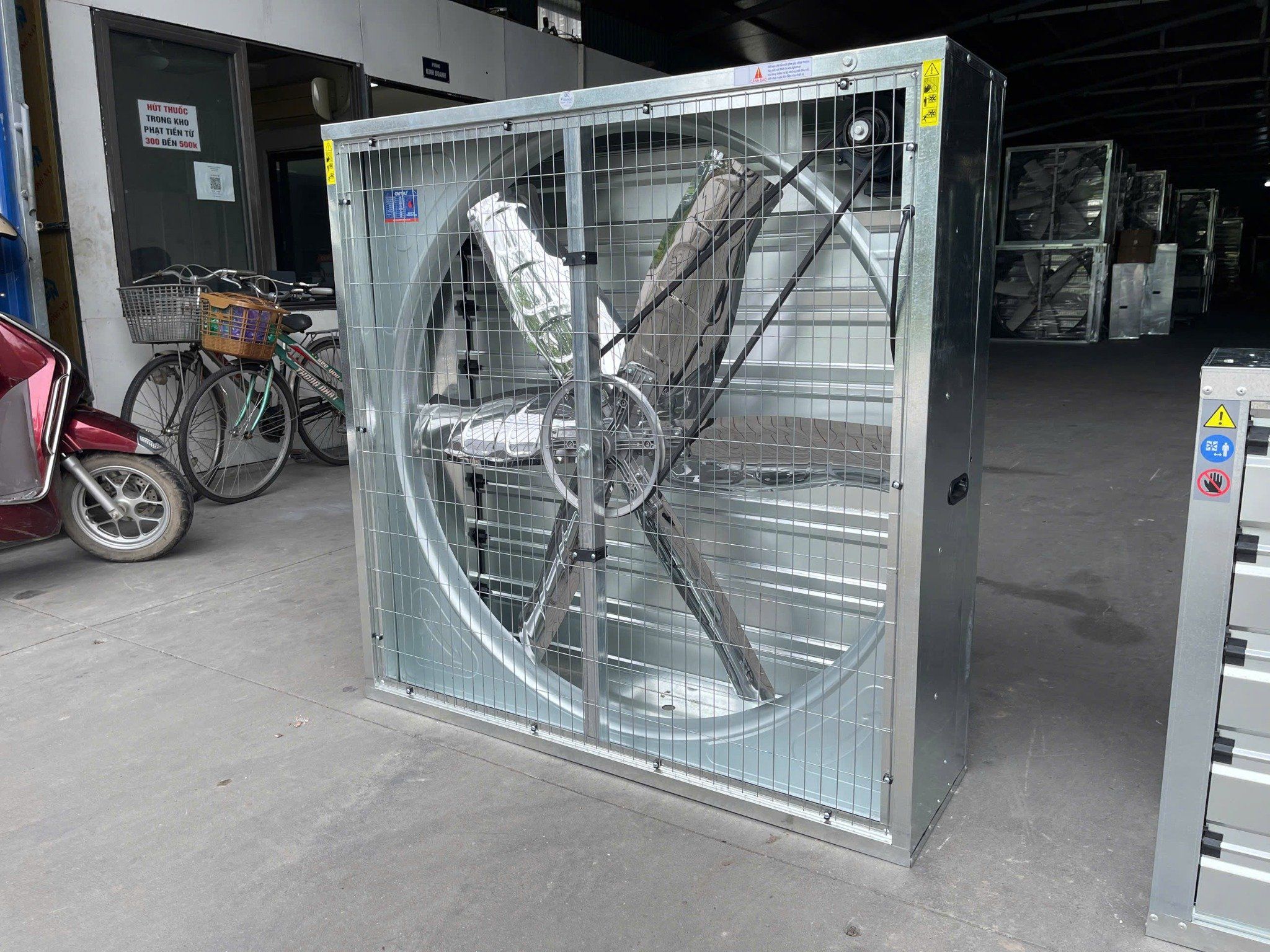 Quạt thông gió vuông Omysu BMF1100 (Vỏ-Vanh Tôn Kẽm, Cánh Inox, Chớp Kẽm) - HÀNG GIÁ RẺ