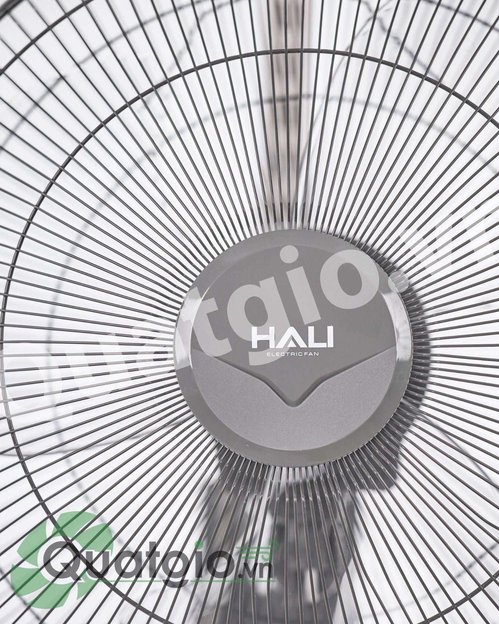 Quạt treo tường Hali T1-R có Remote