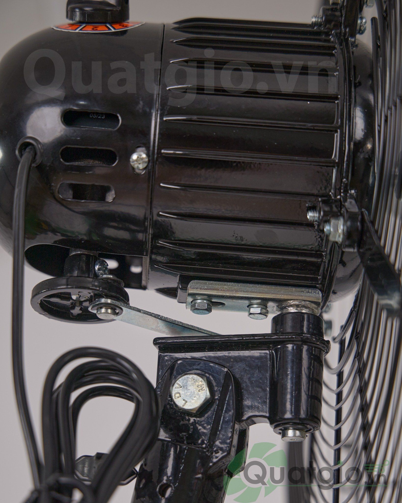 Quạt treo công nghiệp Ching Hai W24-4T cánh 60cm (225w)