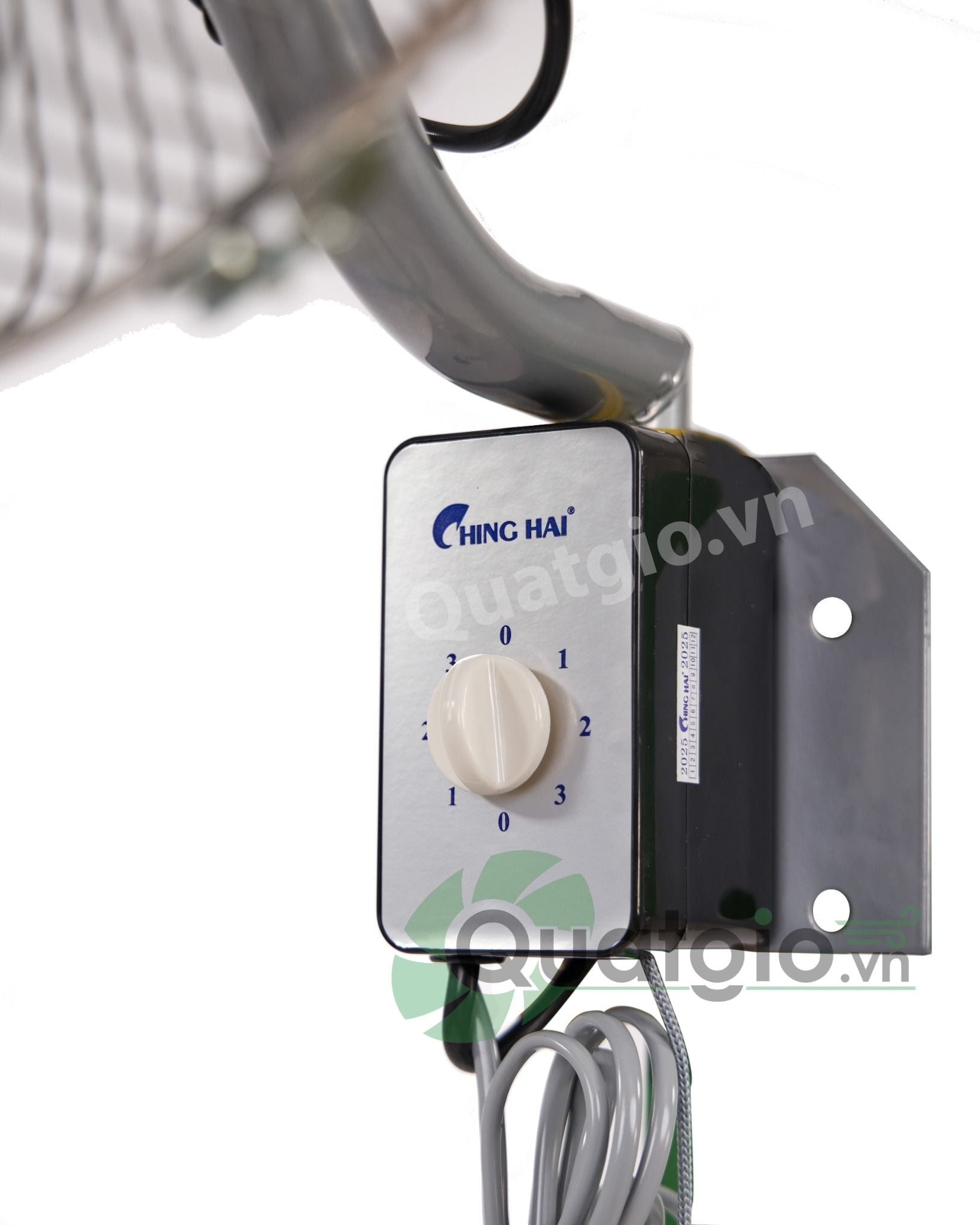 Quạt treo tường ChingHai W2518 - 45cm - 128W