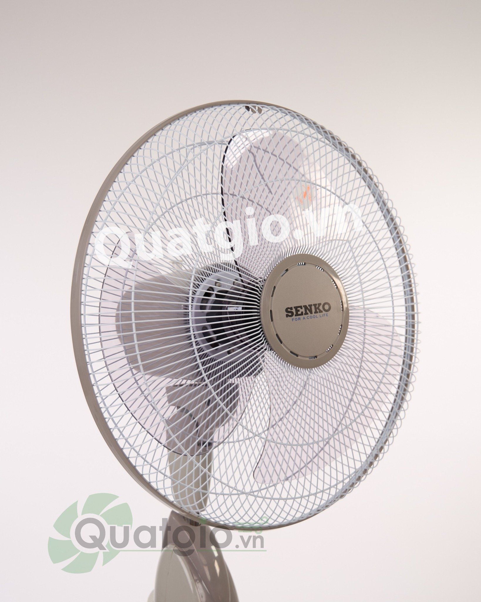 Quạt đứng SENKO  DD1602 47w - Nút nhấn
