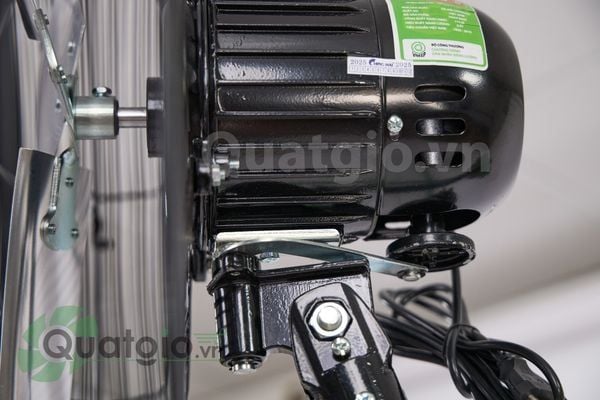 Quạt treo công nghiệp ChingHai W28-3T (200w)