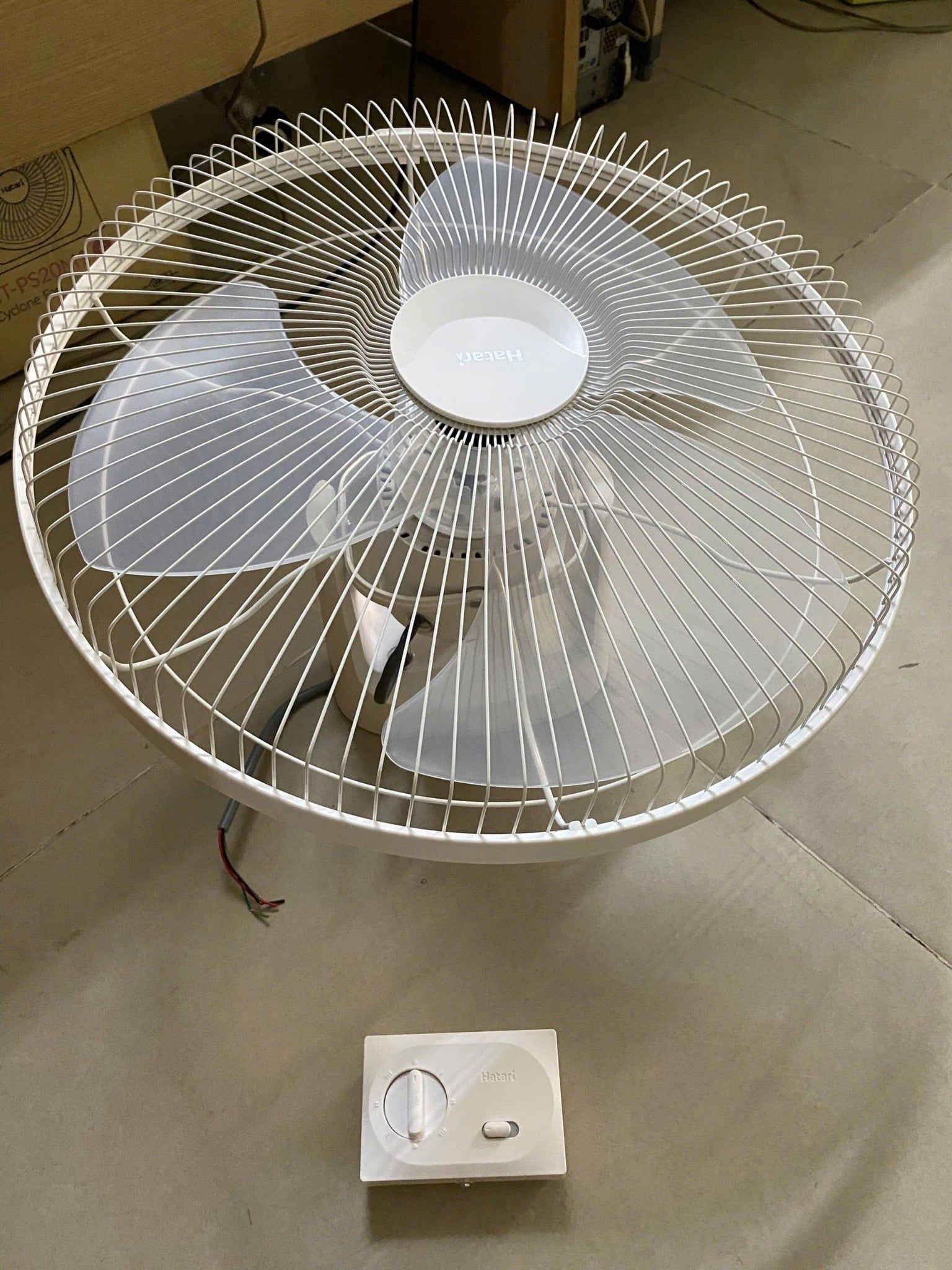 Quạt Thái Lan đảo trần Hatari HE-C18M1 63W - Hộp số có nút dừng