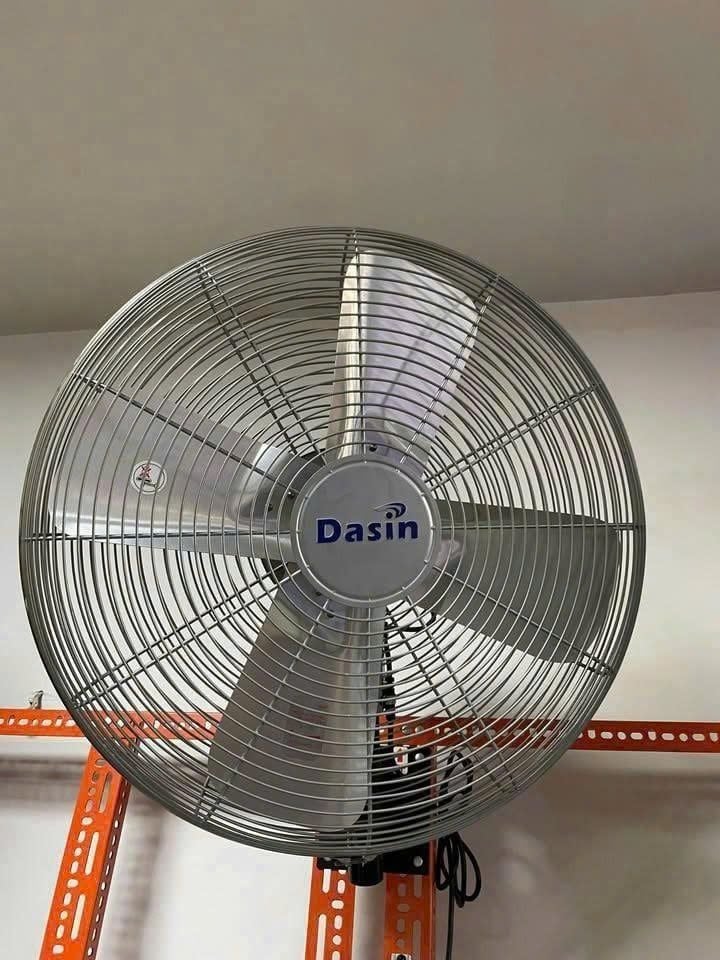 Quạt treo tường Dasin chống nước KWP-2460CN - 235W