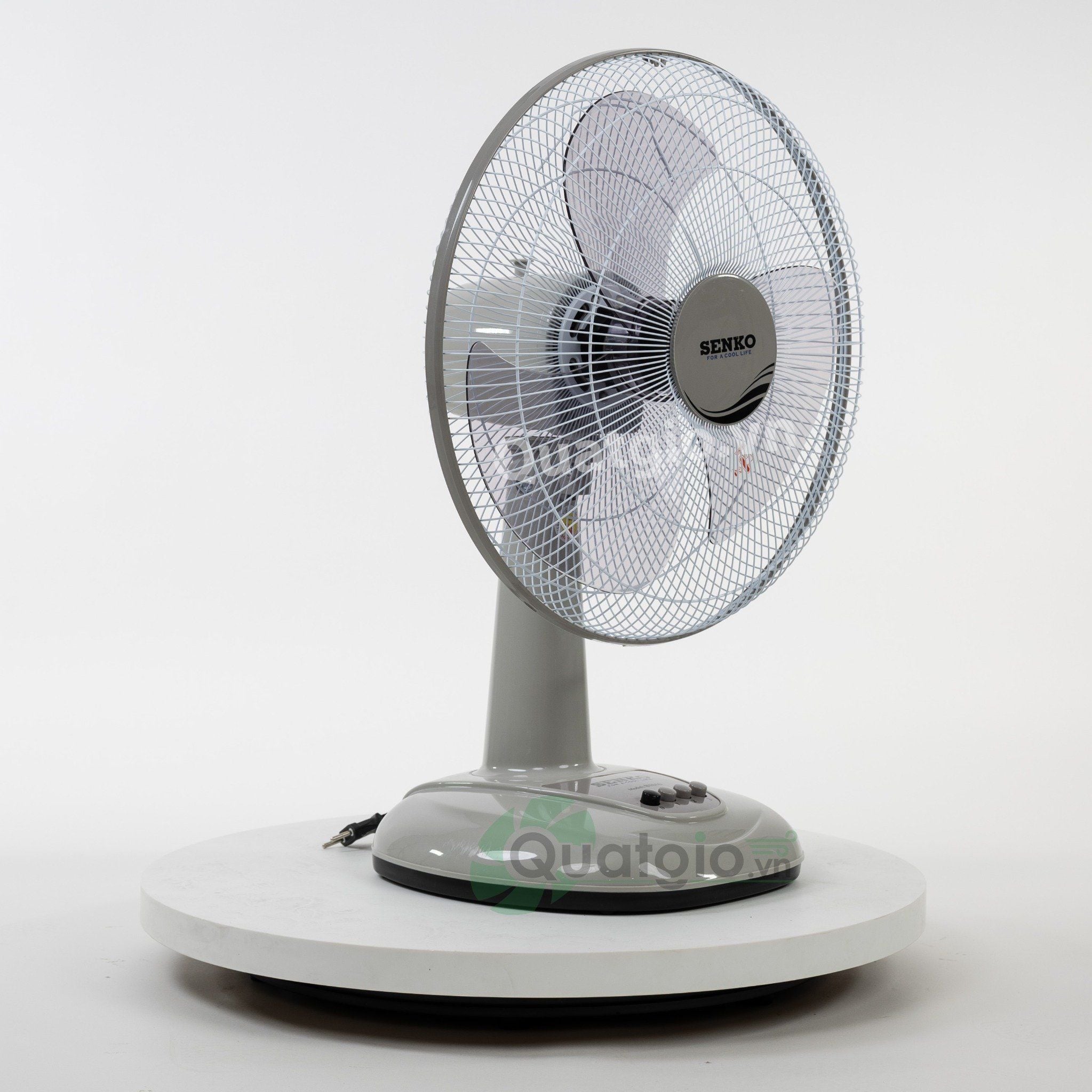 Quạt bàn Senko B1616 47W - Nút nhấn