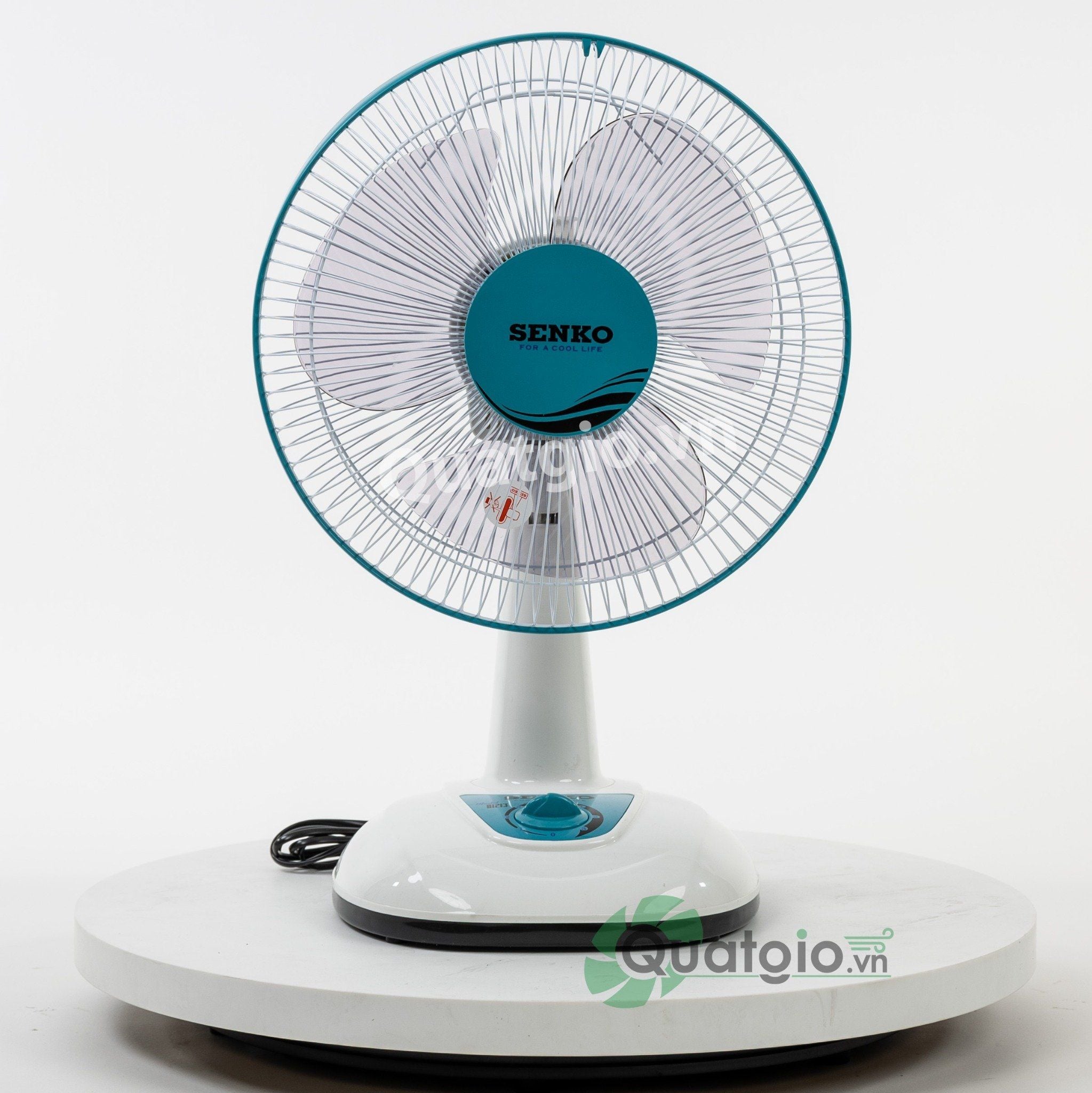 Quạt bàn Senko B1213 40W - Nút vặn