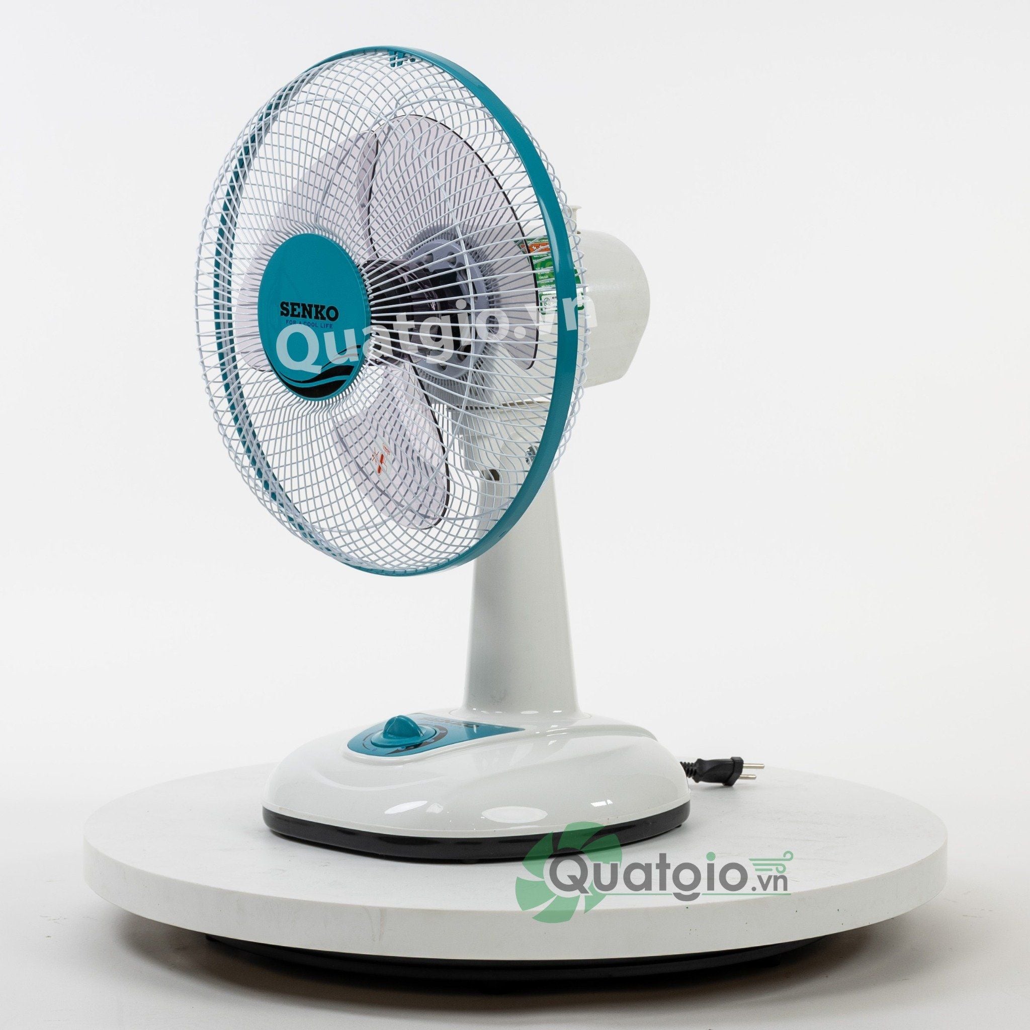 Quạt bàn Senko B1213 40W - Nút vặn