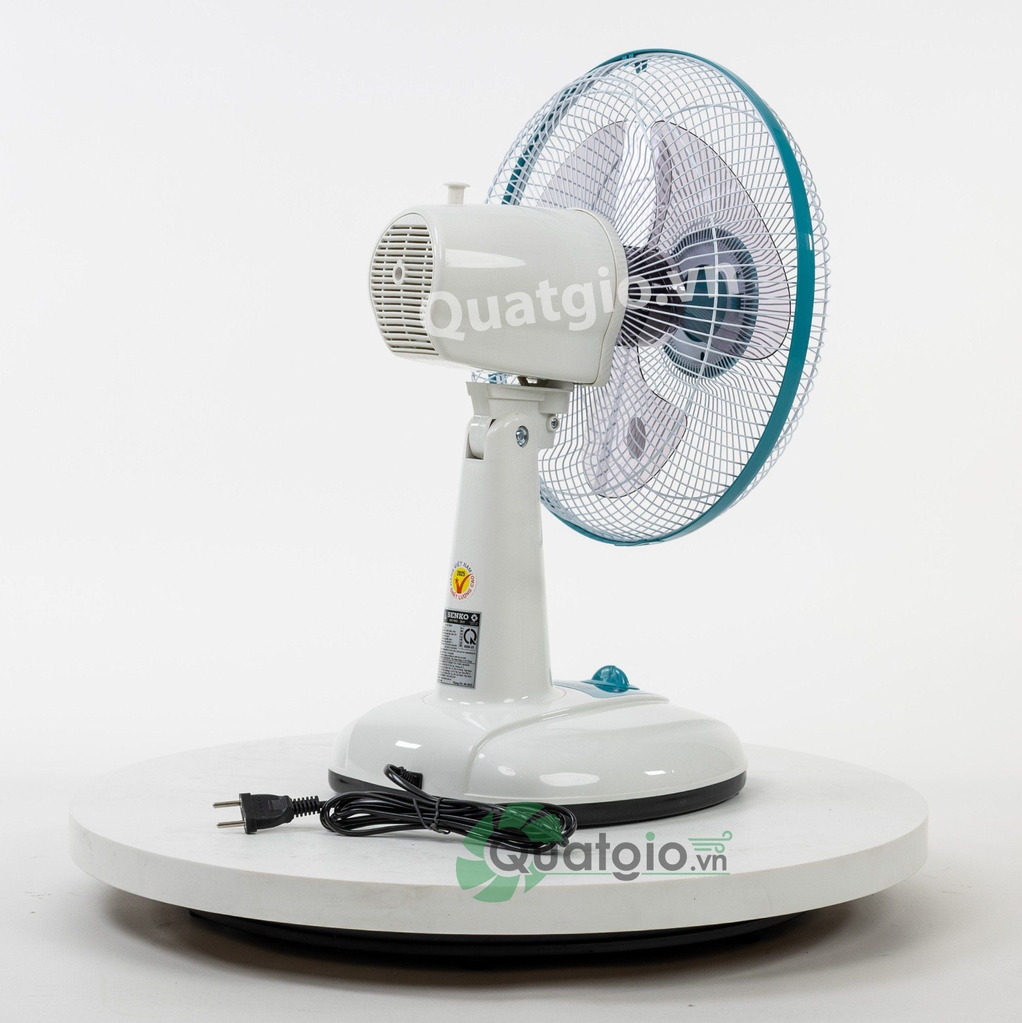 Quạt bàn Senko B1213 40W - Nút vặn