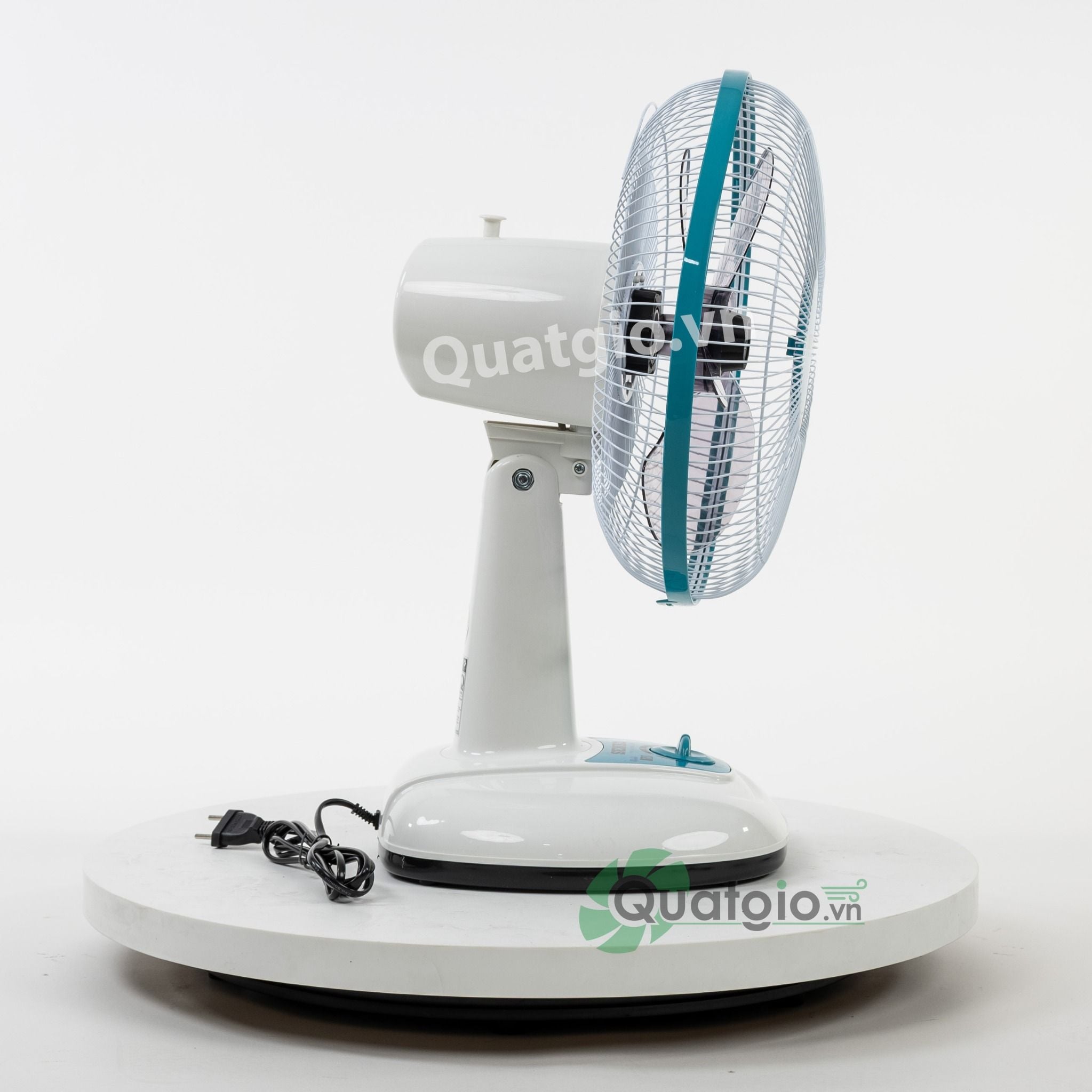 Quạt bàn Senko B1213 40W - Nút vặn