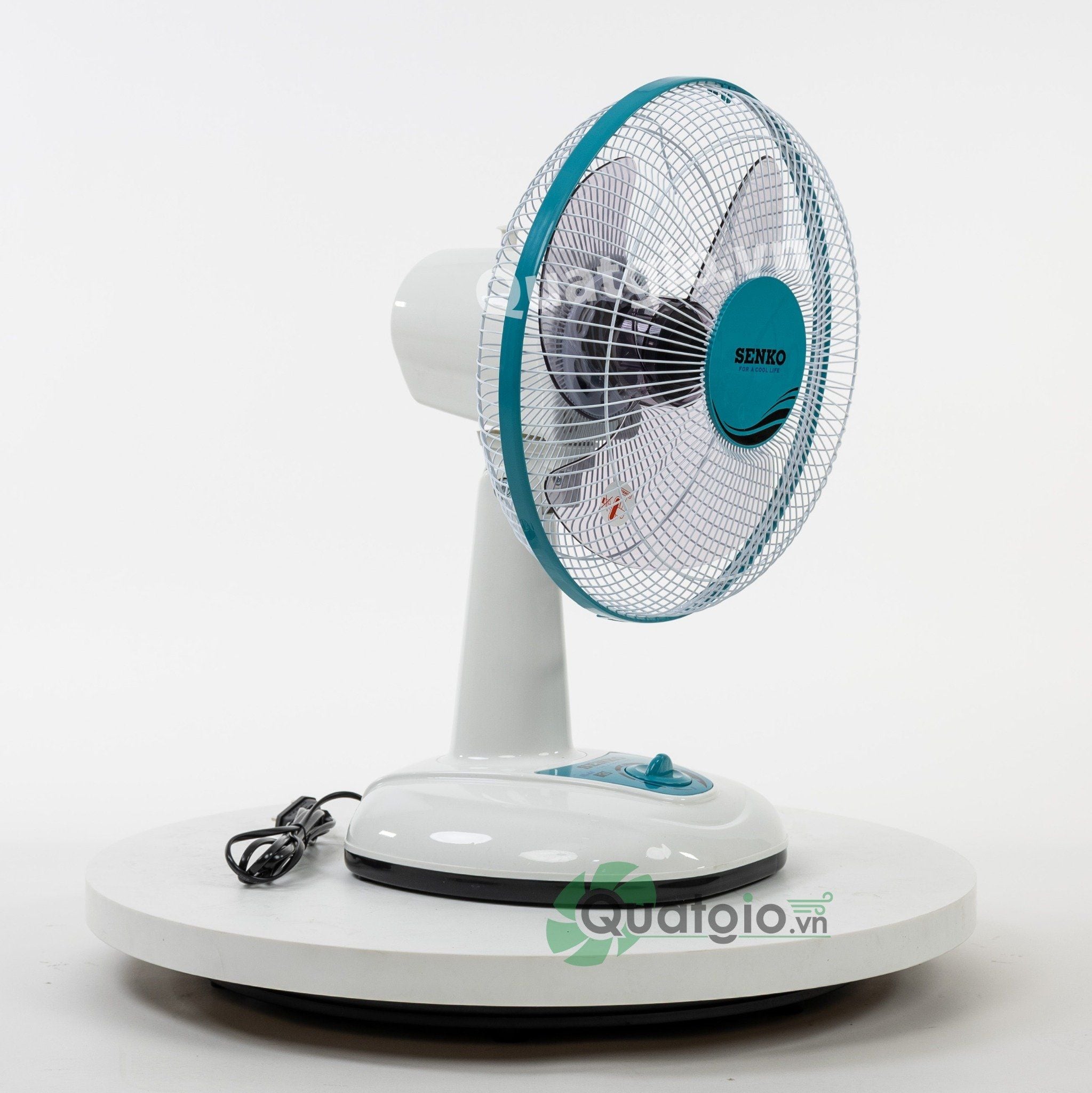 Quạt bàn Senko B1213 40W - Nút vặn