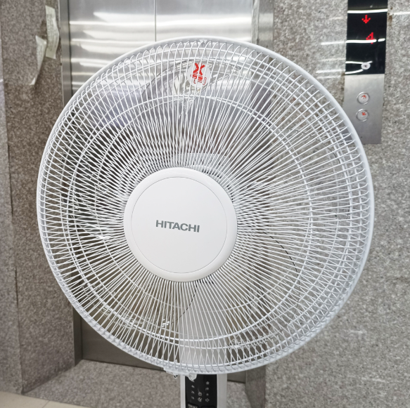 Quạt đứng Hitachi LF-A6RCWN / LF-A6RCGN (Trắng/Xám) - 55W - Remote