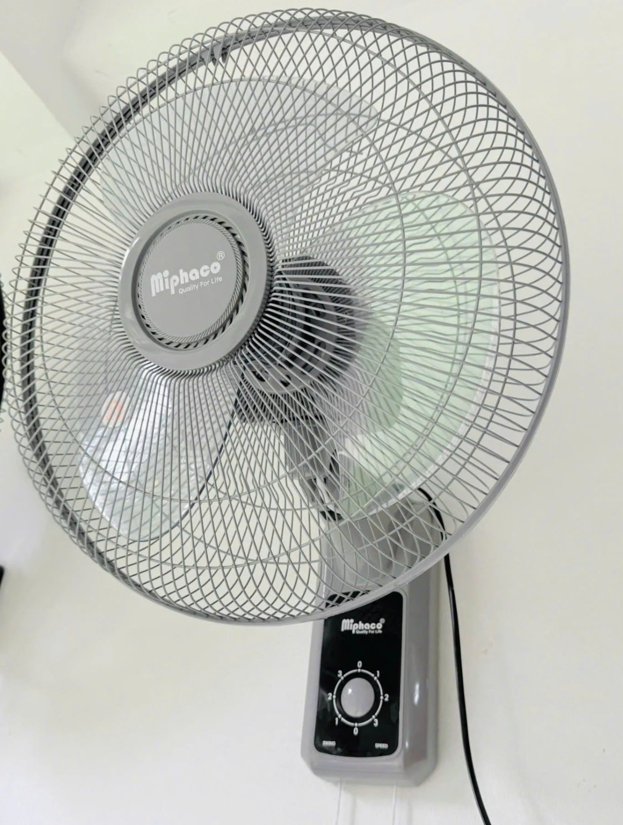 Quạt treo Miphaco TR42 - 50W - dây giật