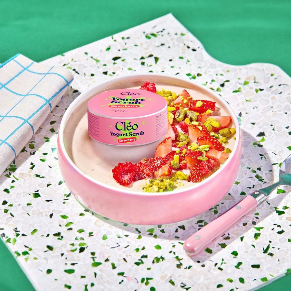  Sữa Chua Tẩy Da Chết Yogurt Strawberry Cleo - Làm Sạch Dịu Nhẹ, Cấp Ẩm Sâu Cho Da 200ml 