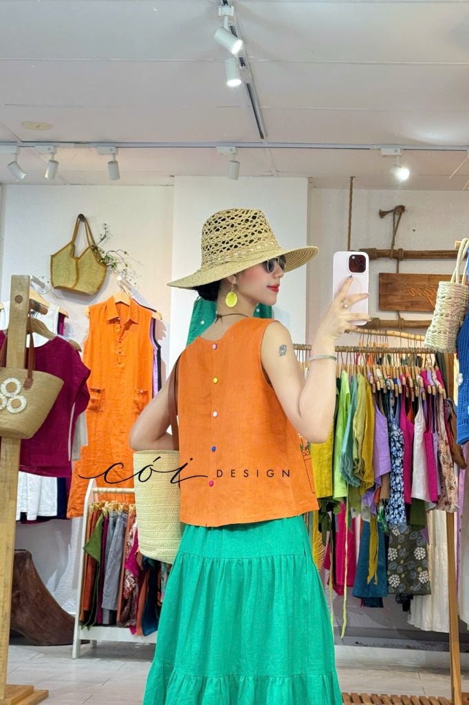 Áo nút bọc màu Vườn Hoa Trong Túi tưng premium Cói Design