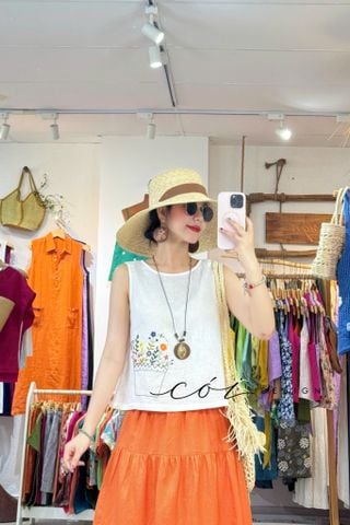 Áo thêu tay chậu hoa nhỏ Cói Design