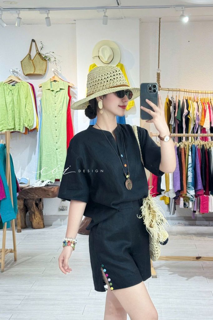 Áo cổ trụ tay ngắn nút bọc màu linen Tưng Cói Design