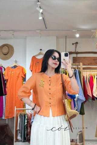Áo cổ tròn thêu hoa nhí linen tưng premium Cói Design
