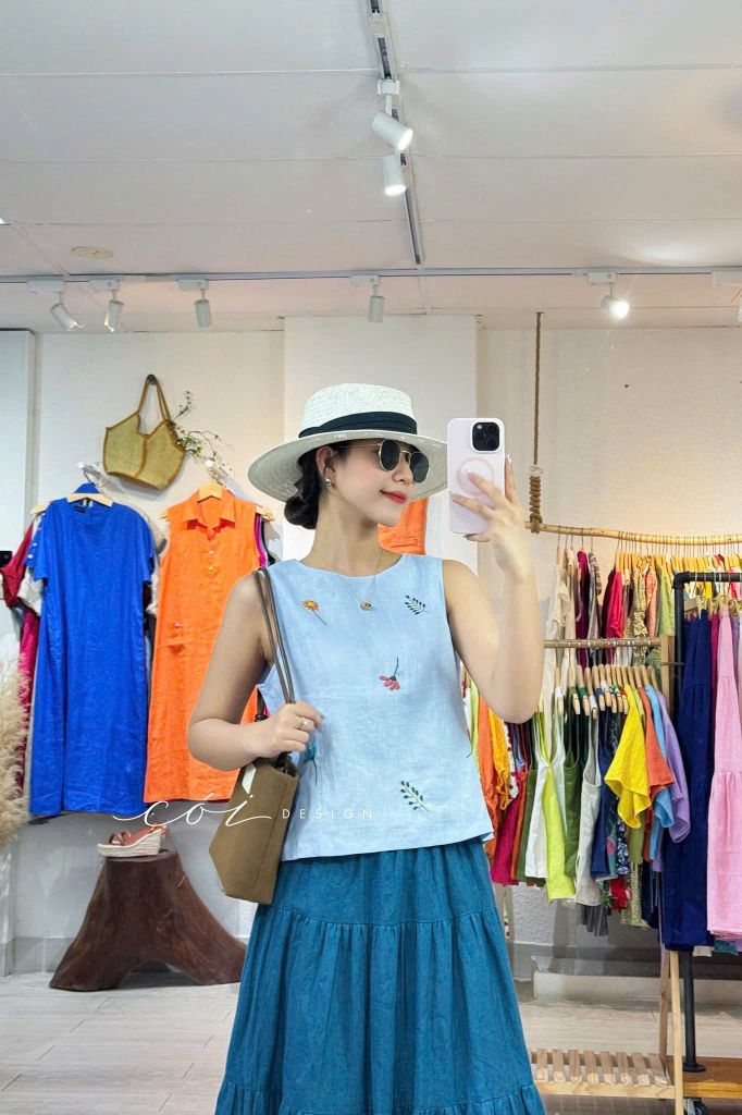 Áo thêu sát nách nút bọc Hoa Gió linen tưng premium Cói Design