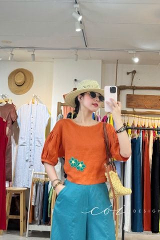 Áo thêu viền cổ phối hoa tua rua handmade linen tưng premium Cói Design