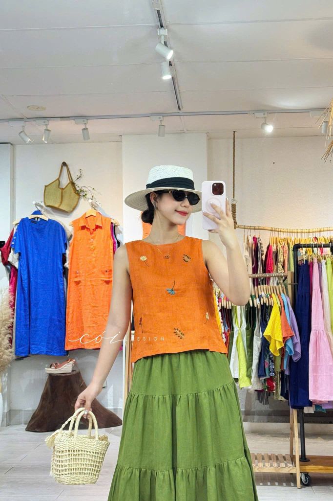 Áo thêu sát nách nút bọc Hoa Gió linen tưng premium Cói Design