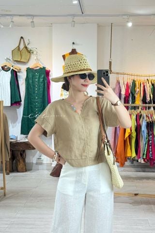 Áo cổ V thêu viền tay ngắn Linen Tưng Cói Design