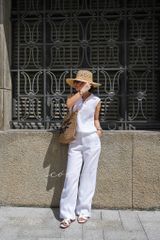 Áo sát nách cổ V nút bọc màu linen tưng premium Cói Design