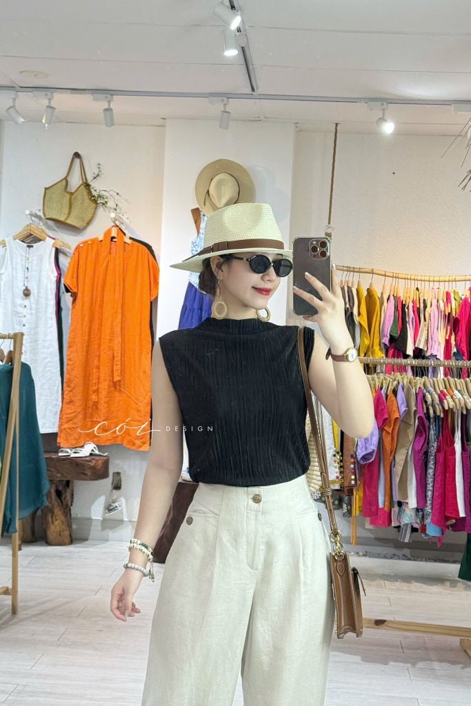 Áo cổ lọ vải dập ly Cói Design