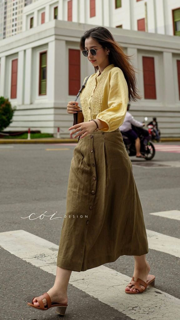 Chân váy cách điệu 2 túi nút dừa linen tưng premium Cói Design