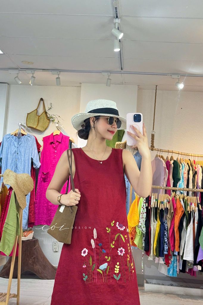 Đầm suông cổ tròn thêu hoa linen tưng premium Cói Design