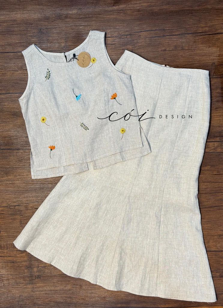 Áo thêu sát nách nút bọc Hoa Gió linen tưng premium Cói Design