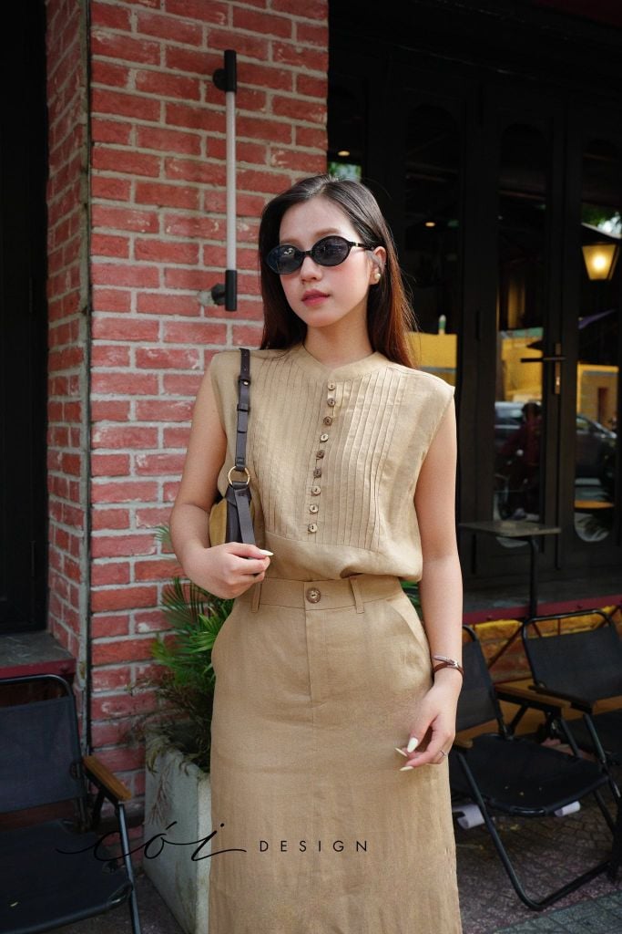Áo sát nách xếp ly cổ trụ linen tưng premium Cói Design