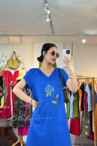 Đầm xoắn lưng thêu hoa linen tưng premium Cói Design