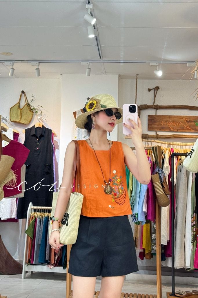 Áo thêu tay Giỏ Hoa Nhỏ ( khuy dây) Cói Design