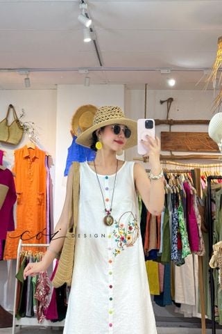 Đầm sát nách nút bọc thêu Giỏ Hoa linen tưng premium Cói Design