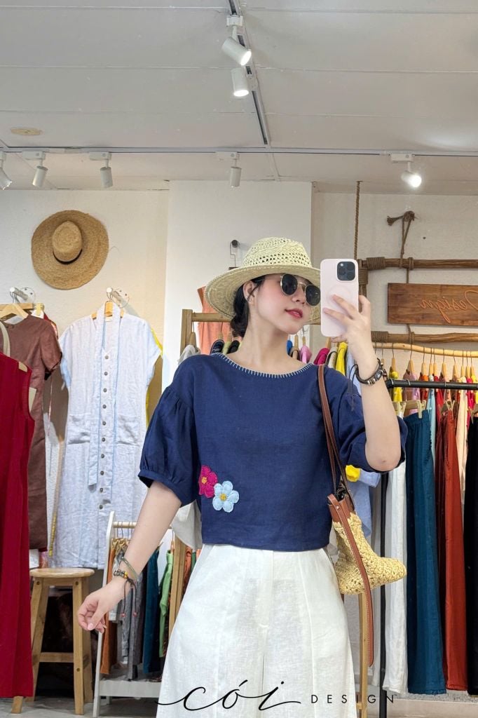 Áo thêu viền cổ phối hoa tua rua handmade linen tưng premium Cói Design