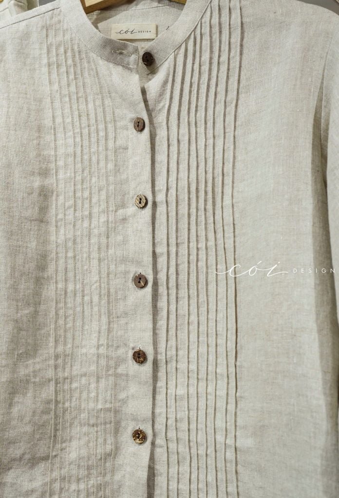 Áo cổ trụ xếp ly tay phồng linen tưng premium Cói Design