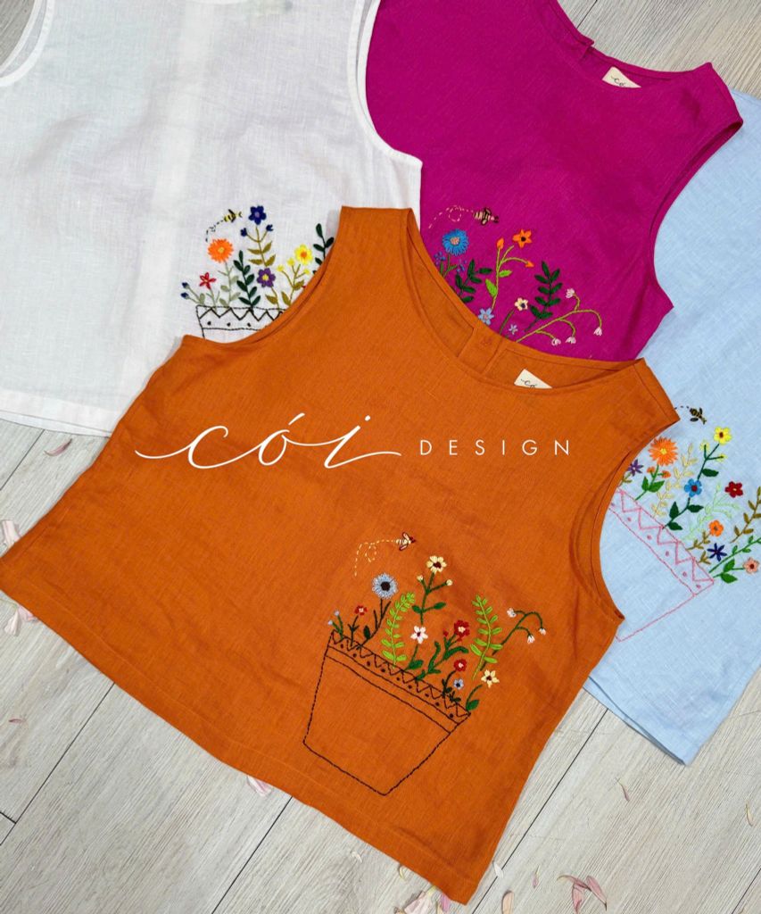 Áo thêu tay chậu hoa nhỏ Cói Design