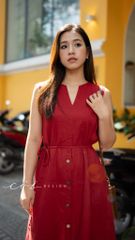 Đầm cổ xẻ sát nách nút dừa kèm belt linen tưng premium Cói Design