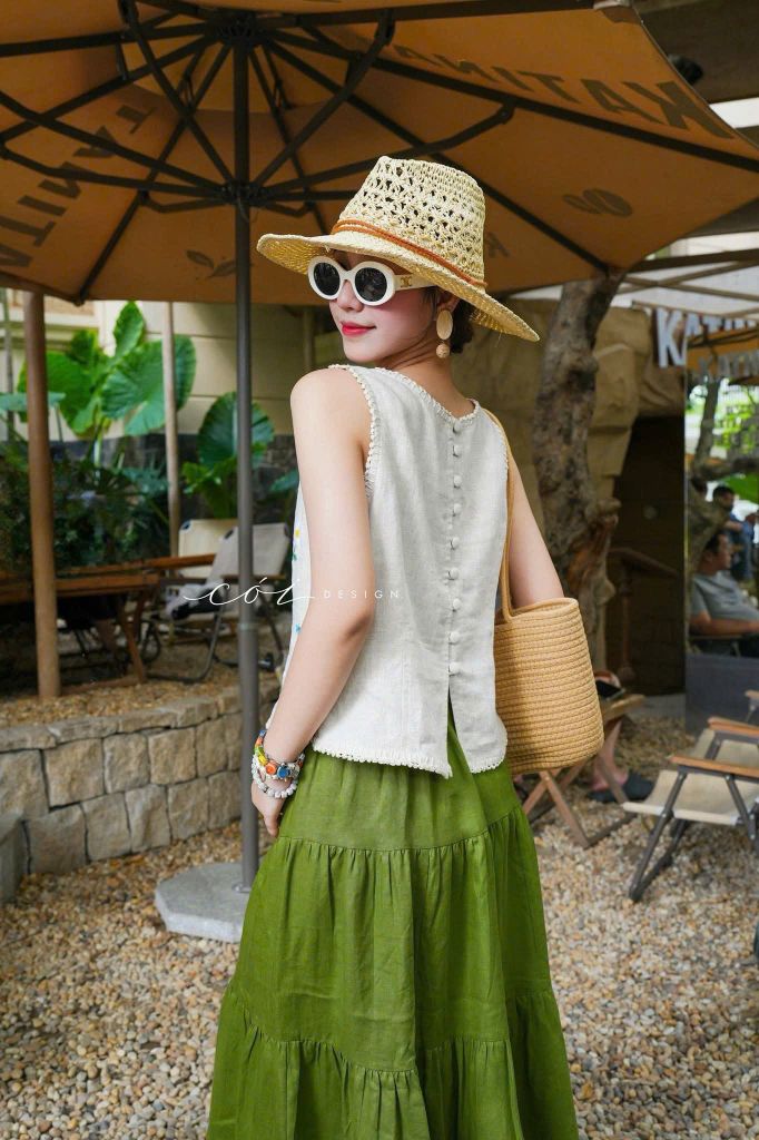 Áo sát nách thêu tay hoa rơi viền sò linen tưng premium Cói Design