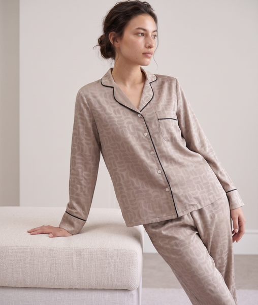 Pijama Tay Dài Gấm Màu Nâu Nhạt