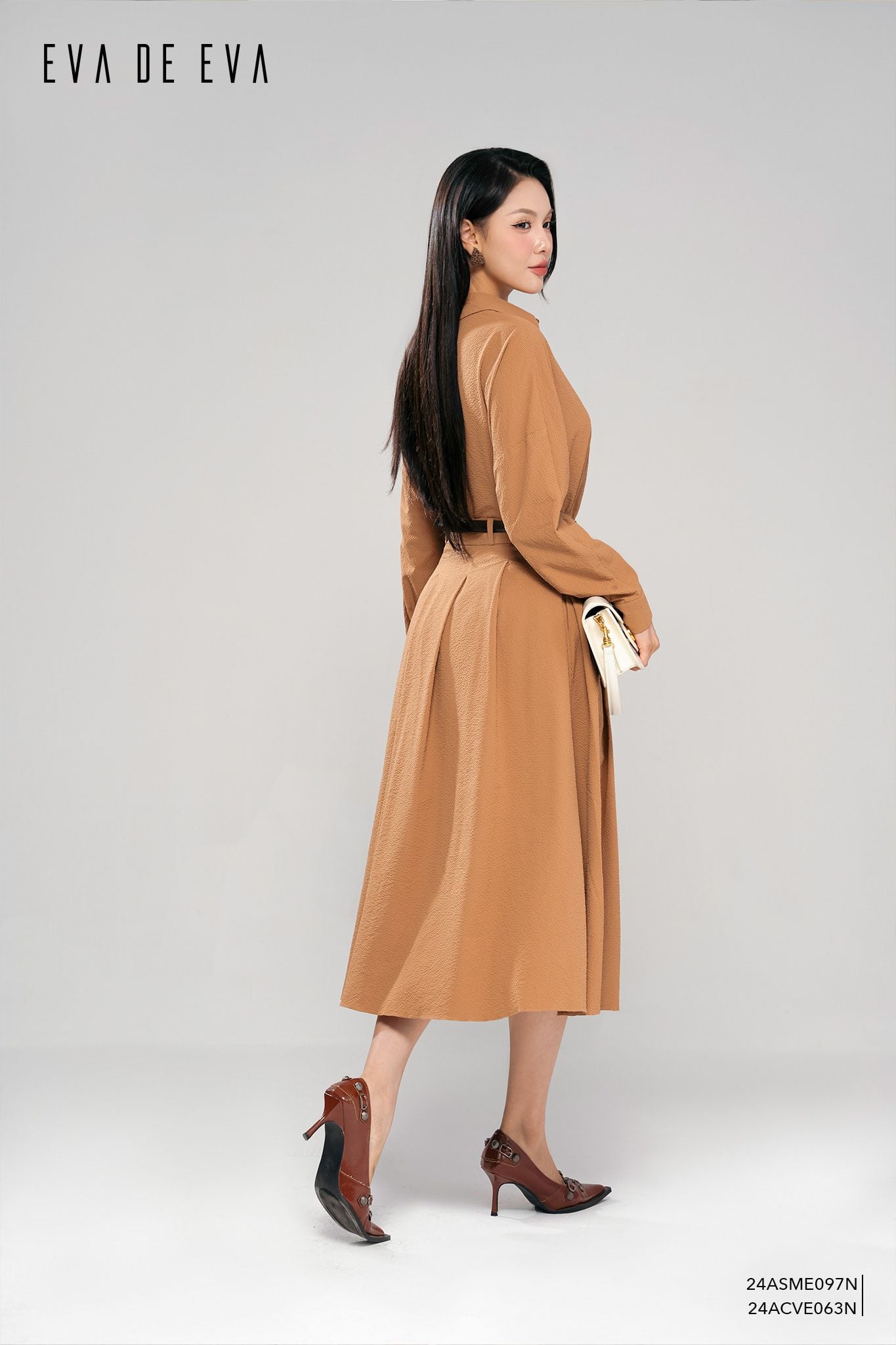  Sơ mi tay dài, Dáng sơ vin 24ASME097N 